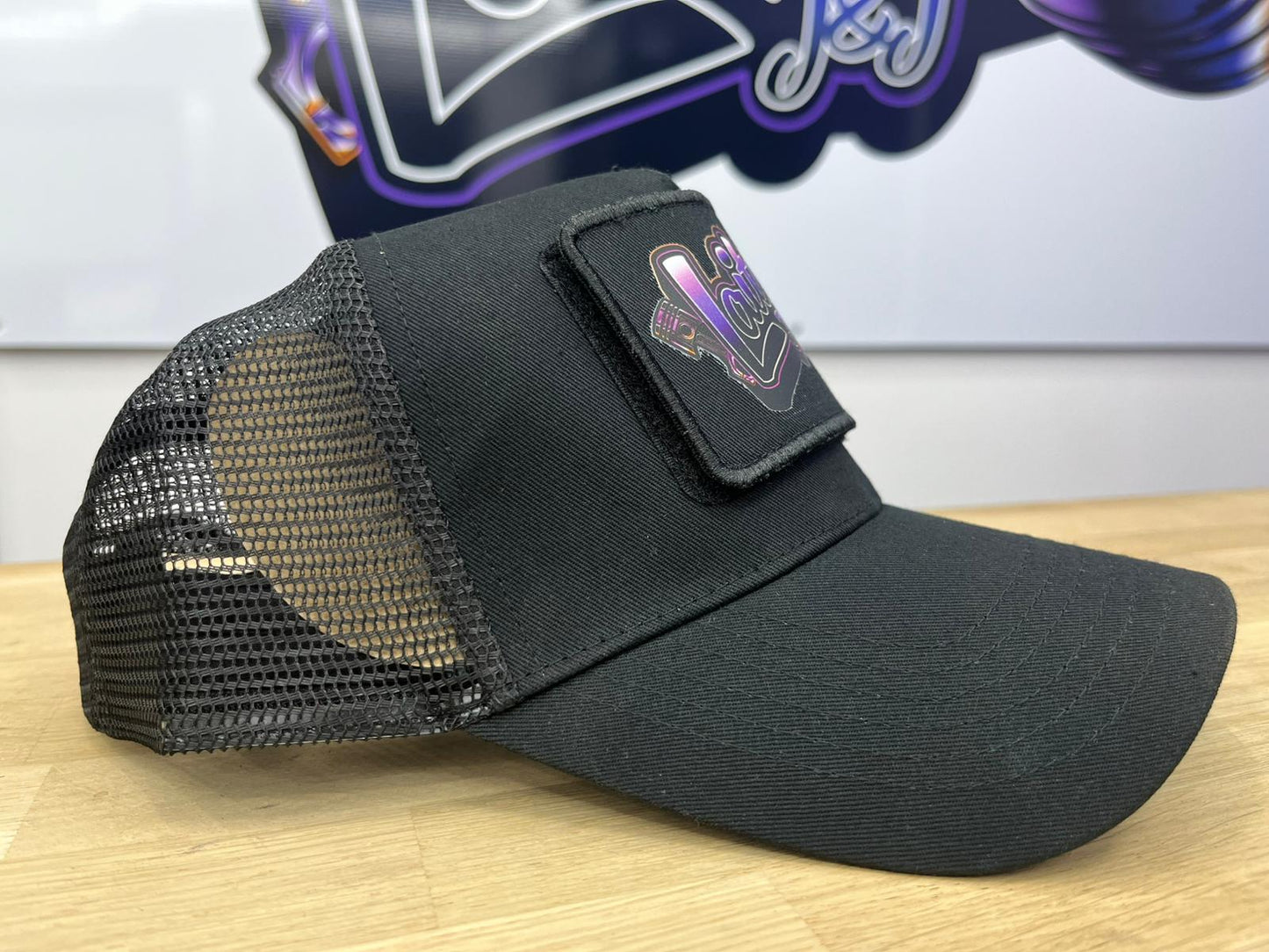 Laiteosa Trucker Lippis
